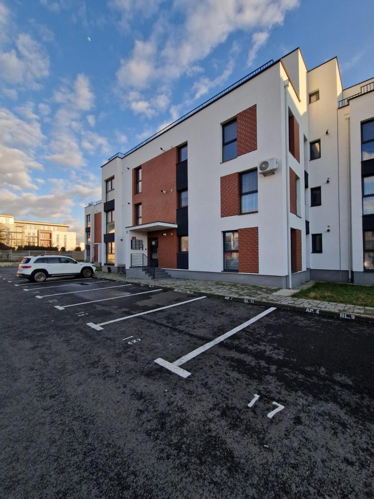 Cora Apartment Бая Маре Екстериор снимка
